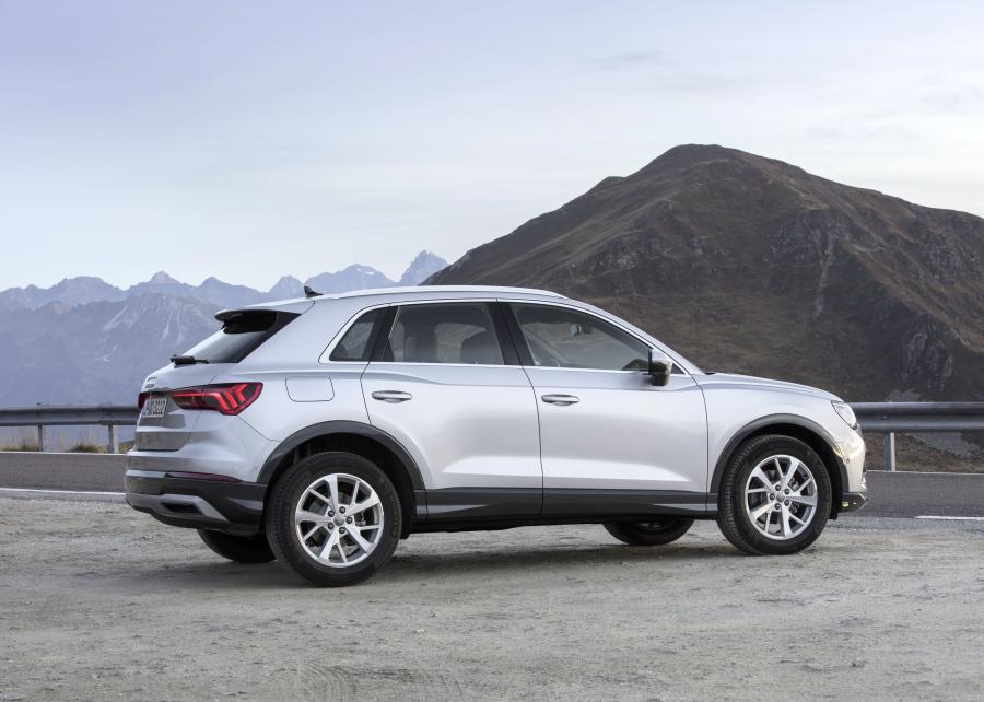  Audi Q3 Advanced 2018 года  (WW) (фото 40 из 46)
